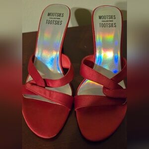 Mootsie Tootsie Red Fabric Strap Heels Womens Size 8 *Only One Night Out*